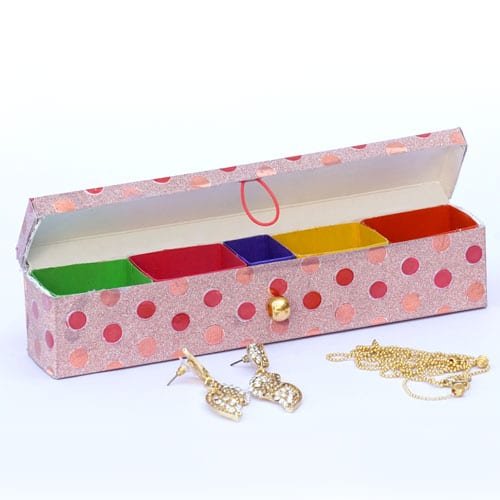 Best Out Of Waste Jewellery Box Using Toothpaste Cover! CraftEnrich